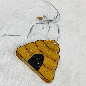 🍯 Large Rustic Beehive Ornament